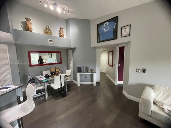 2039 SE 10th Ave 517, Fort Lauderdale FL 33316