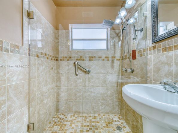 4150 E 9th Ct, Hialeah FL 33013