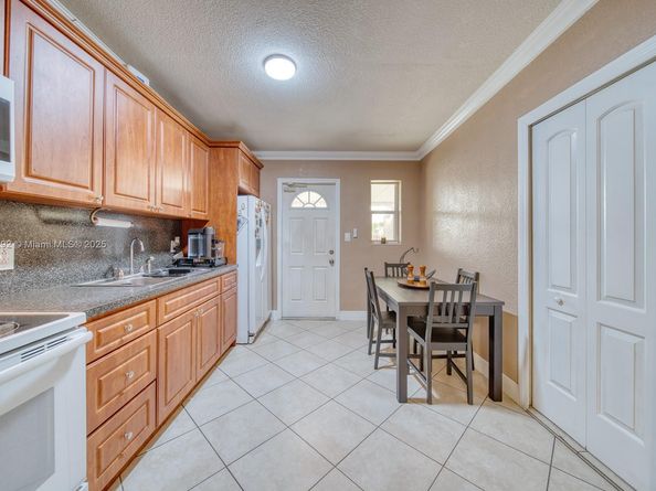 4150 E 9th Ct, Hialeah FL 33013