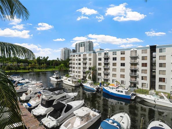 1700 N N River Dr 406, Miami FL 33125