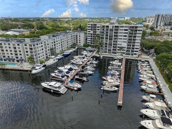 1700 N N River Dr 406, Miami FL 33125
