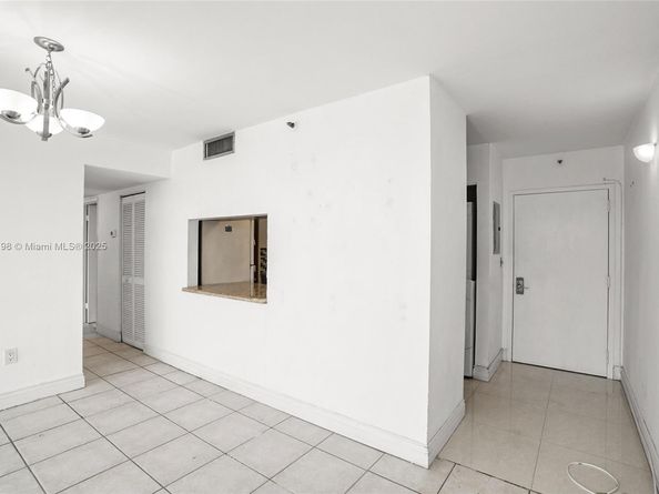 1700 N N River Dr 406, Miami FL 33125