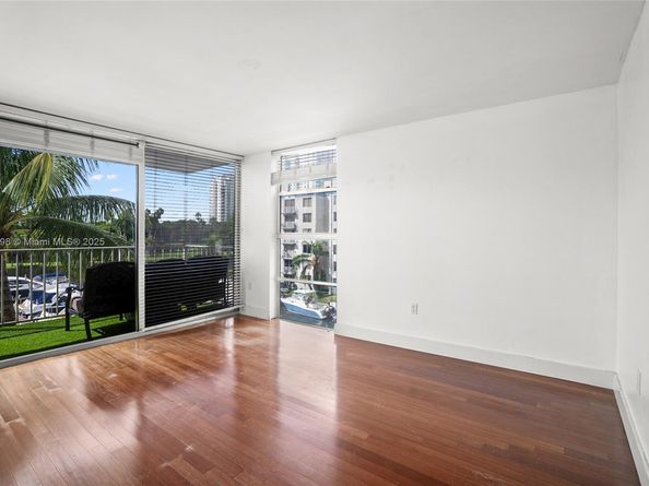 1700 N N River Dr 406, Miami FL 33125