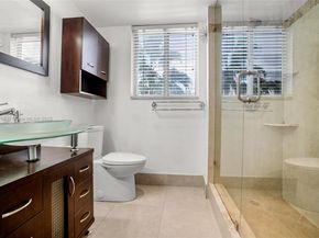 1700 N N River Dr 406, Miami FL 33125