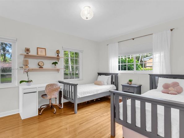 1536 Alegriano Ave, Coral Gables FL 33146