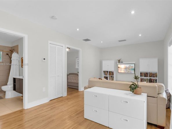 1536 Alegriano Ave, Coral Gables FL 33146