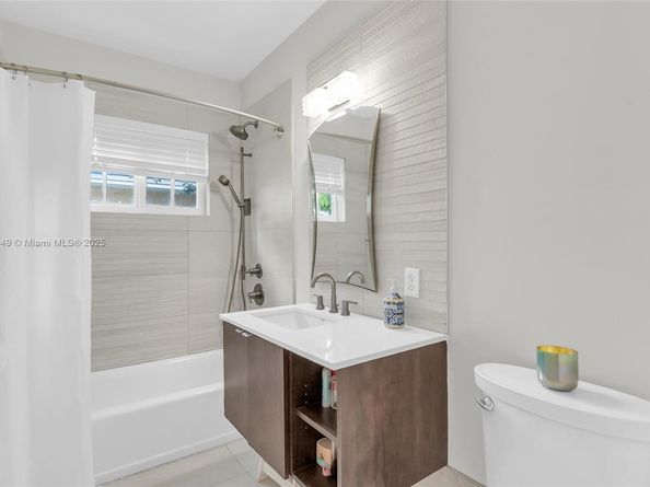 1536 Alegriano Ave, Coral Gables FL 33146