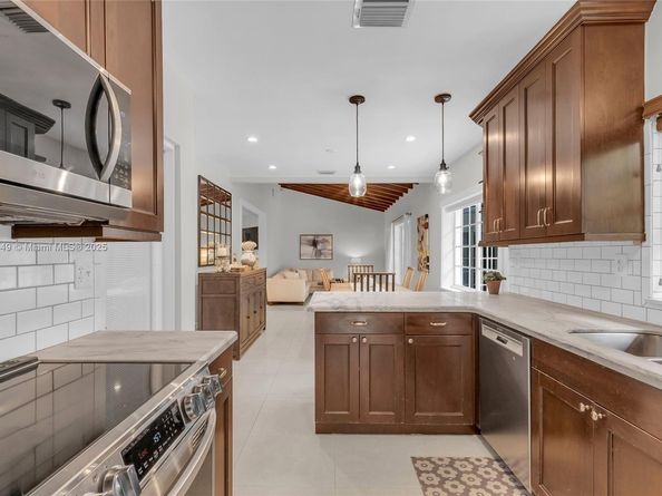 1536 Alegriano Ave, Coral Gables FL 33146