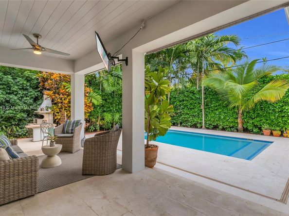 1536 Alegriano Ave, Coral Gables FL 33146