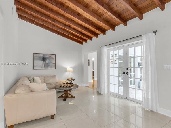 1536 Alegriano Ave, Coral Gables FL 33146