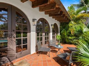 1028 NE 84th St, Miami FL 33138