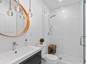 1028 NE 84th St, Miami FL 33138