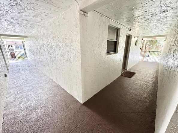 2800 Riverside Dr 2011, Coral Springs FL 33065
