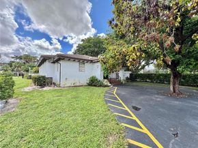 2800 Riverside Dr 2011, Coral Springs FL 33065