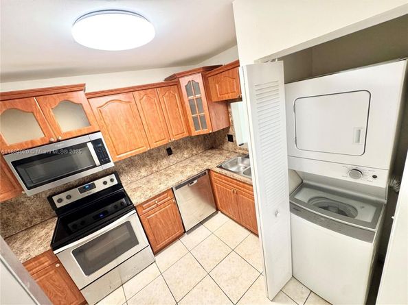 2800 Riverside Dr 2011, Coral Springs FL 33065