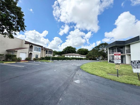 2800 Riverside Dr 2011, Coral Springs FL 33065