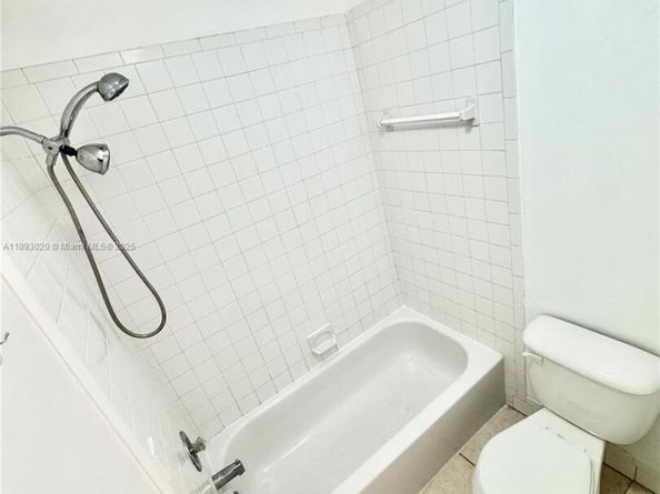 2800 Riverside Dr 2011, Coral Springs FL 33065