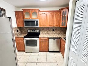 2800 Riverside Dr 2011, Coral Springs FL 33065