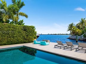 2370 Bayview Ln, North Miami FL 33181