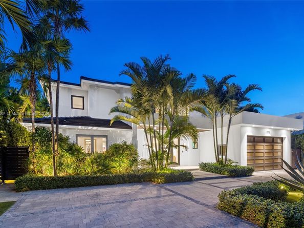 2370 Bayview Ln, North Miami FL 33181