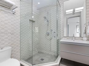 2370 Bayview Ln, North Miami FL 33181