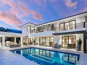 2370 Bayview Ln, North Miami FL 33181