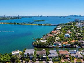 2370 Bayview Ln, North Miami FL 33181