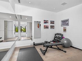 2370 Bayview Ln, North Miami FL 33181