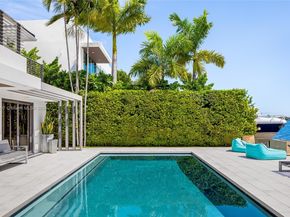 2370 Bayview Ln, North Miami FL 33181