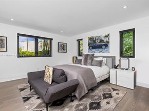 2370 Bayview Ln, North Miami FL 33181