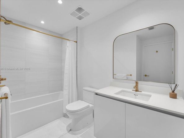2678 Tigertail Ave 513, Miami FL 33133