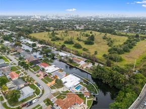 2918 Cleveland St, Hollywood FL 33020