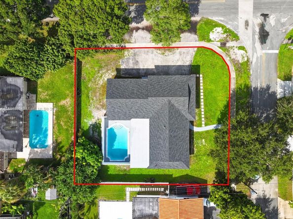 5360 SW 9th St, Plantation FL 33317