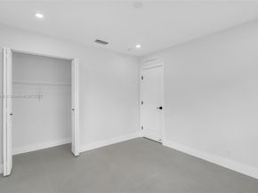 5360 SW 9th St, Plantation FL 33317