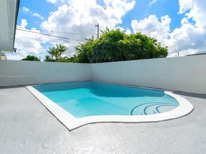 5360 SW 9th St, Plantation FL 33317