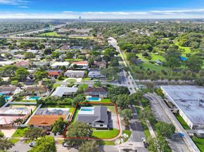 5360 SW 9th St, Plantation FL 33317