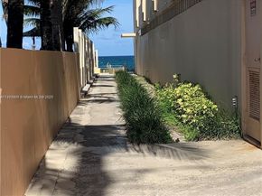 4228 N Ocean Dr 17, Lauderdale By The Sea FL 33308