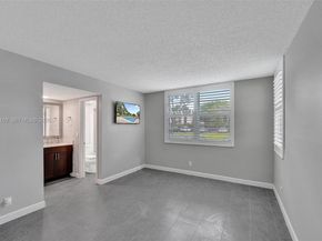 9330 Lagoon Pl 109, Davie FL 33324