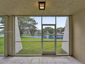 9330 Lagoon Pl 109, Davie FL 33324