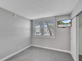 9330 Lagoon Pl 109, Davie FL 33324