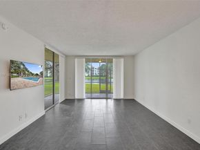 9330 Lagoon Pl 109, Davie FL 33324