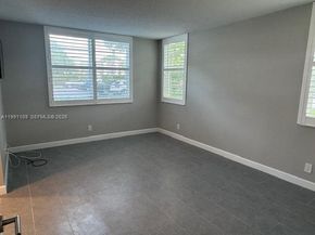 9330 Lagoon Pl 109, Davie FL 33324