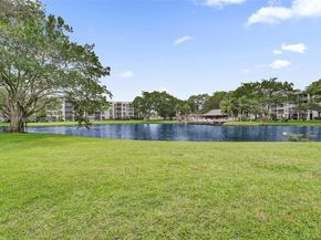9330 Lagoon Pl 109, Davie FL 33324
