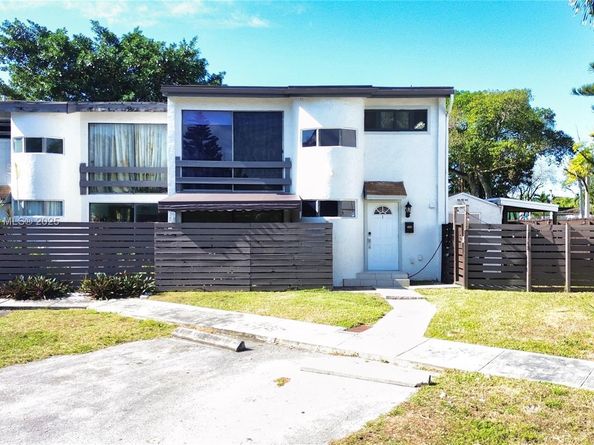 7034 SW 112th Ct, Miami FL 33173