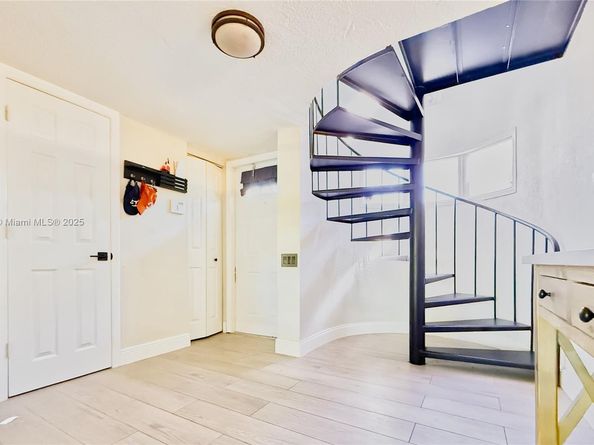 7034 SW 112th Ct, Miami FL 33173