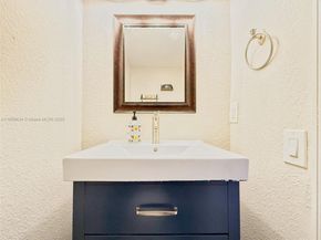 7034 SW 112th Ct, Miami FL 33173