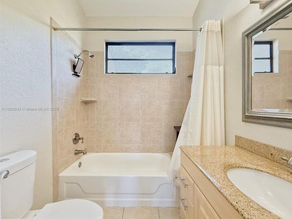 7034 SW 112th Ct, Miami FL 33173