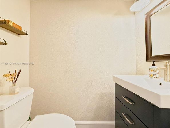 7034 SW 112th Ct, Miami FL 33173