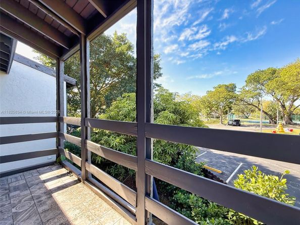 7034 SW 112th Ct, Miami FL 33173