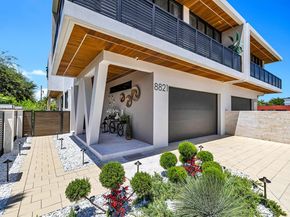 8821 SW 56th St, Miami FL 33165